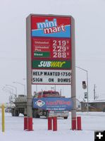 Gas price drop. Photo by Dawn Ballou, Pinedale Online.