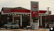 Cheap gas at Obo's. Photo by Dawn Ballou, Pinedale Online.