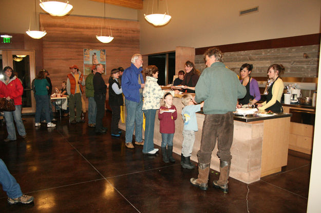 Food Line. Photo by Dawn Ballou, Pinedale Online.