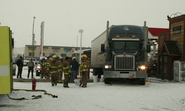 Stuck truck. Photo by Dawn Ballou, Pinedale Online.
