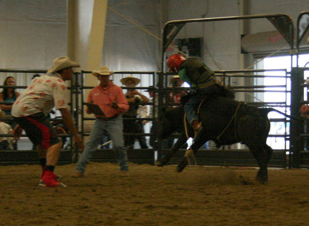Bowdrie Lozier - Calf Riding. Photo by Dawn Ballou, Pinedale Online.