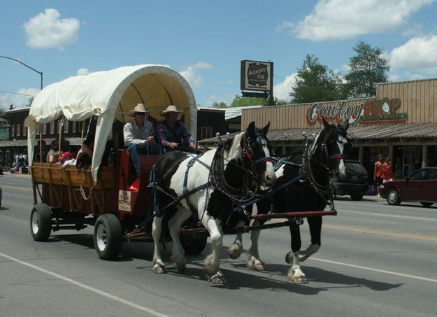Wagon Rides. Photo by Dawn Ballou, Pinedale Online.