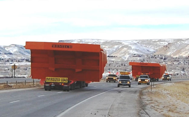 Oversized loads. Photo by Wyoming Department of Transportation.