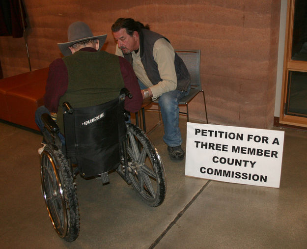 5 to 3 petition. Photo by Dawn Ballou, Pinedale Online.