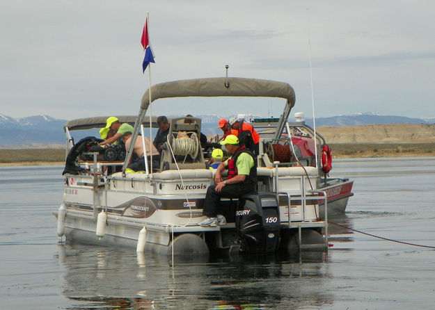 Preparing for dive. Photo by Sweetwater County Sheriffs Office.