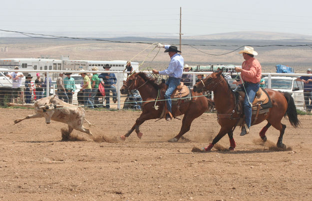 Team Roping. Photo by Pinedale Online.