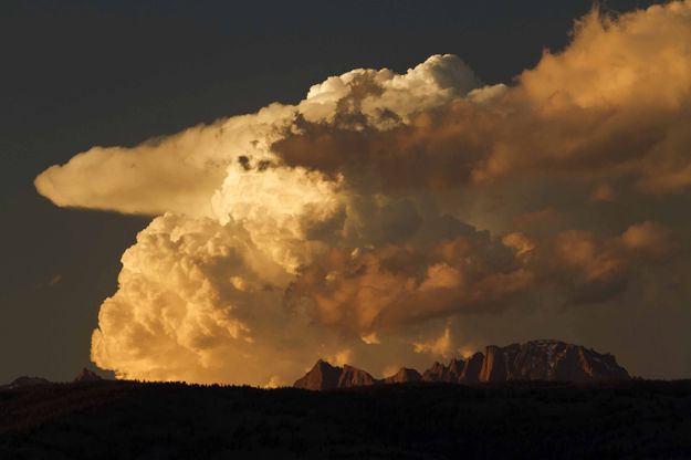Fremont Peak thundercloud. Photo by Dave Bell.