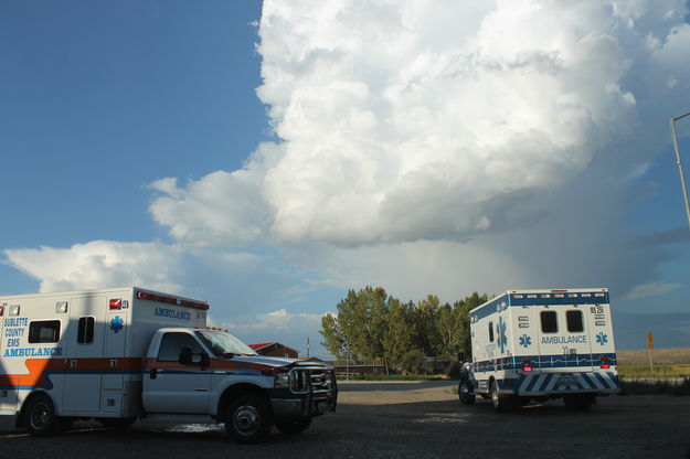 Move the ambulances. Photo by Dawn Ballou, Pinedale Online.
