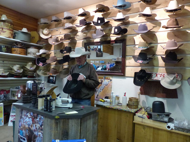 Cowboy hats. Photo by Dawn Ballou, Pinedale Online.