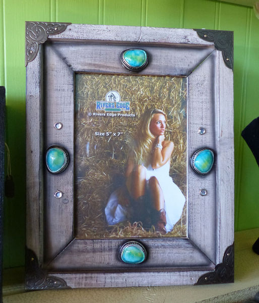 Picture frame. Photo by Dawn Ballou, Pinedale Online.