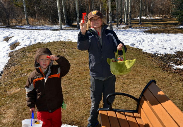 Keegan and Silas Share Candy. Photo by Terry Allen.