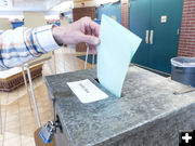 Voting. Photo by Dawn Ballou, Pinedale Online.