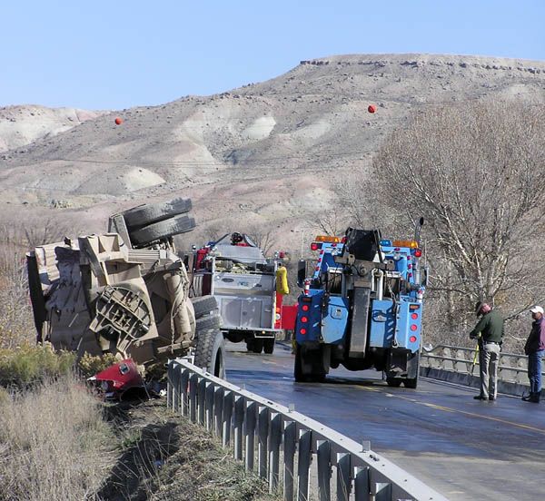 Two truck accident on Green River Bridge in 2006. Photo by Dawn Ballou, Pinedale Online.