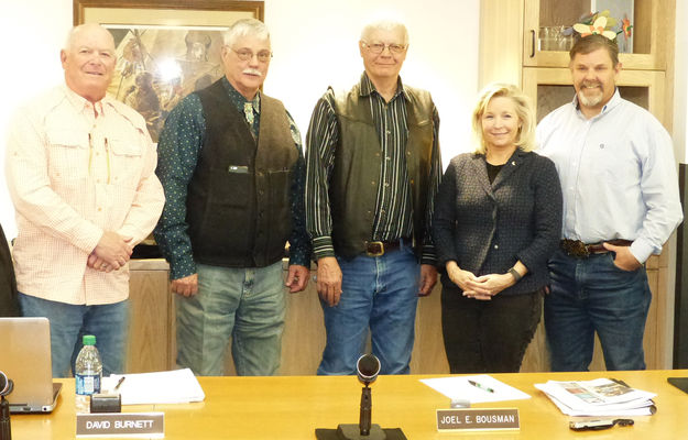 Sublette Commissioners and Liz Cheney. Photo by Dawn Ballou, Pinedale Online.