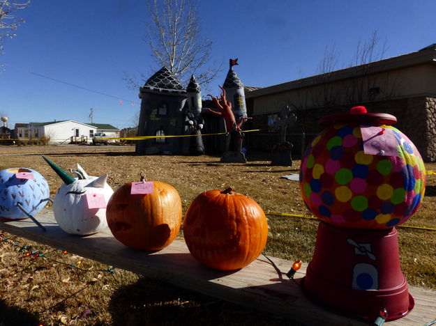 Creative pumpkins. Photo by Dawn Ballou, Pinedale Online.