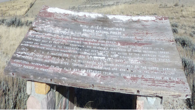 Old Wind River sign. Photo by Dawn Ballou, Pinedale Online.