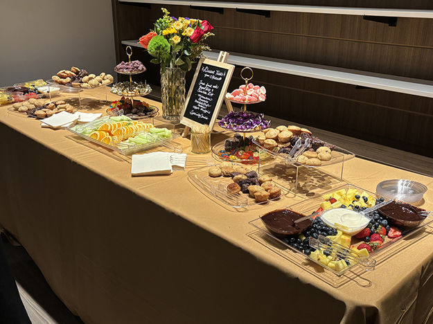 Refreshments. Photo by Dawn Ballou, Pinedale Online.
