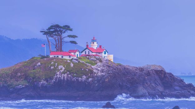 Battery Point Lighthouse. Photo by Dave Bell.