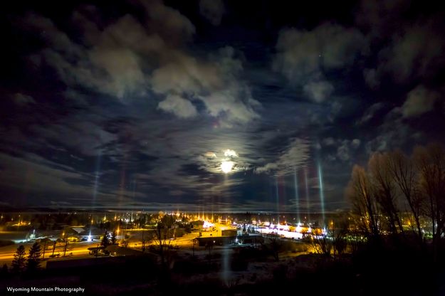 Pinedale Light Pillars And Full Moon. Photo by Dave Bell.
