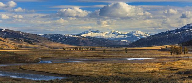 Late Fall In The Lamar Valley. Photo by Dave Bell.