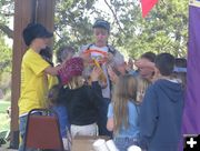 Kids Getting Frisbees. Photo by Pinedale Online.