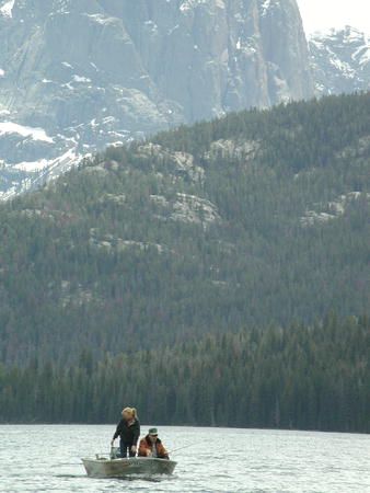 Enjoying the lake. Photo by Pinedale Online.