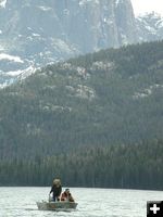 Enjoying the lake. Photo by Pinedale Online.