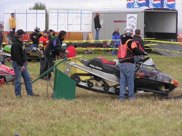 Getting ready. Photo by Pinedale Online.