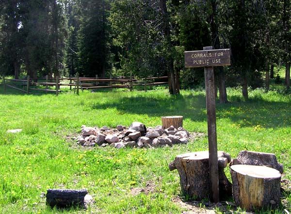 Public Corrals. Photo by Pinedale Online.