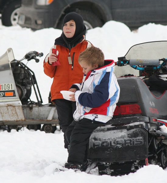 Enjoying the Chili. Photo by Pinedale Online.