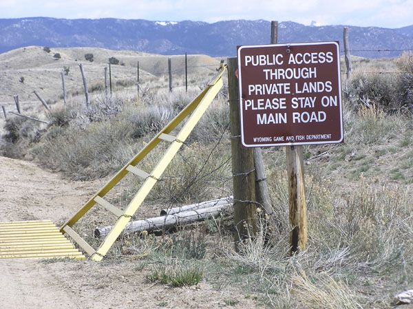 Boulder access road. Photo by Dawn Ballou, Pinedale Online.