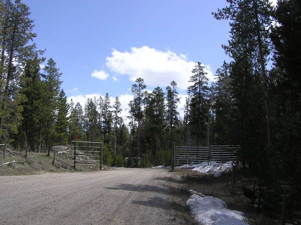 New Fork Gate Open. Photo by Dawn Ballou, Pinedale Online.