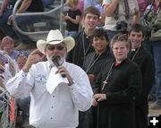 Auctioning the Saint Pigs. Photo by Dawn Ballou, Pinedale Online.