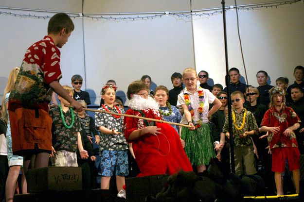 Limbo Santa. Photo by Pam McCulloch, Pinedale Online.