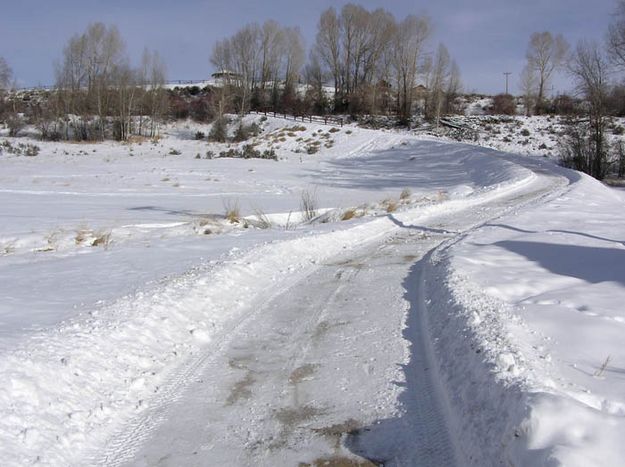 Walking Path. Photo by Dawn Ballou, Pinedale Online.