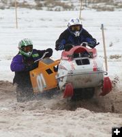 01 and 911 race. Photo by Clint Gilchrist, Pinedale Online.