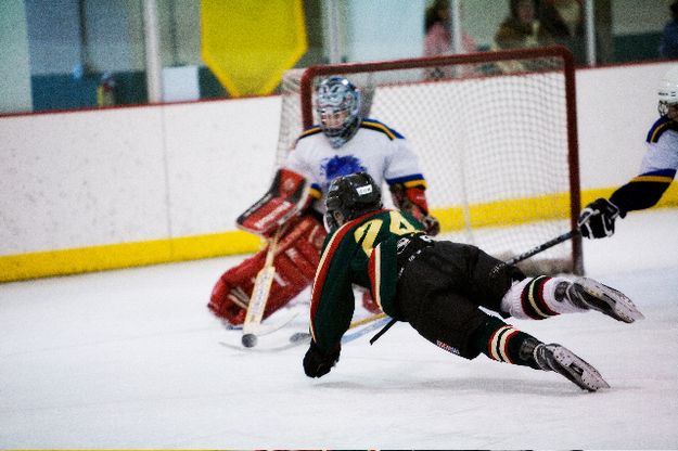 Nathan Ellis Score Attempt. Photo by Tara Bolgiano, Blushing Crow Photography.