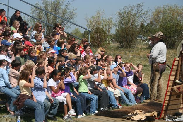 Sign Language. Photo by Clint Gilchrist, Pinedale Online.