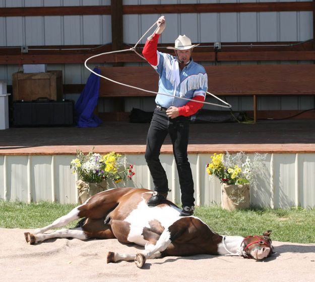 Rhinestone Ropers. Photo by Dawn Ballou, Pinedale Online.