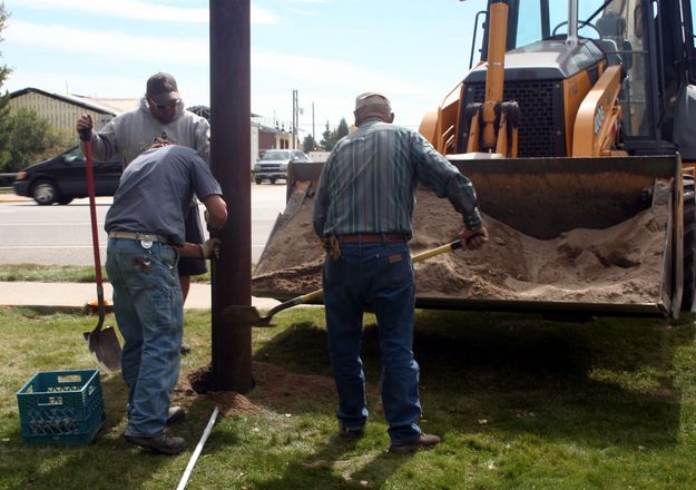 Packing the Posts. Photo by Pinedale Online.