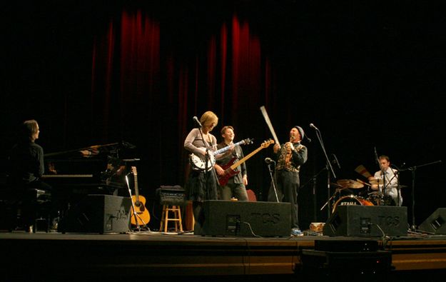 Alison Brown Quartet. Photo by Pam McCulloch.