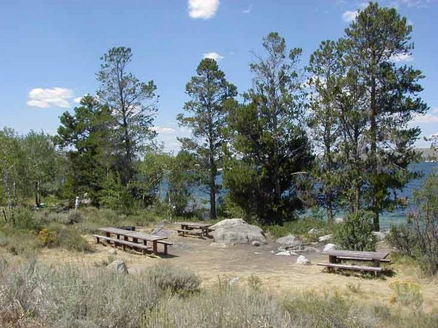 Fremont Lake Day Use Area. Photo by Dawn Ballou, Pinedale Online.