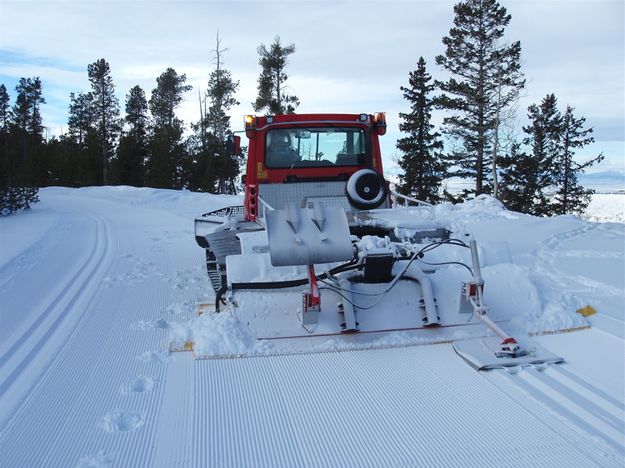 Setting Track. Photo by Pinedale Ski Education Foundation.