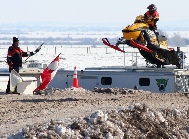 Dillon Thomas finish. Photo by Clint Gilchrist, Pinedale Online.