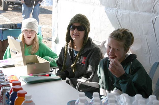 Sara-Erin-Ally. Photo by Dawn Ballou, Pinedale Online.