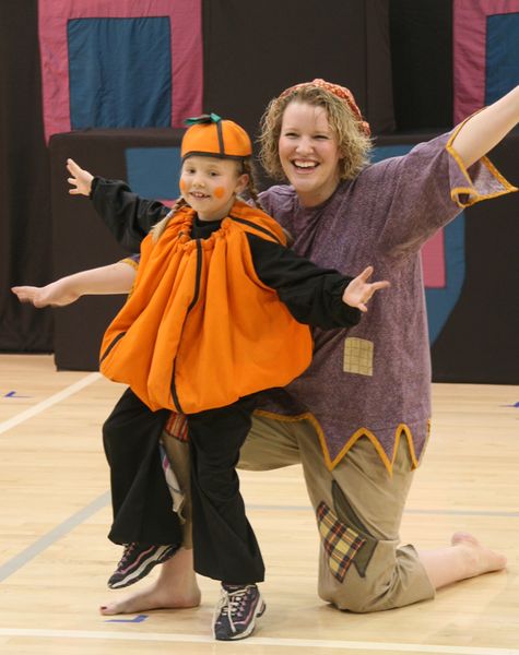 Pumpkin Pie Song. Photo by Pam McCulloch, Pinedale Online.