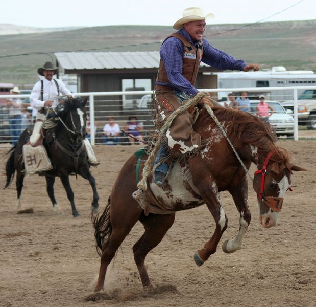 Saddle Bronc Ride. Photo by Pinedale Online.