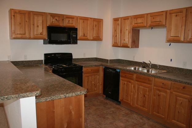 Medium Kitchen. Photo by Dawn Ballou, Pinedale Online.