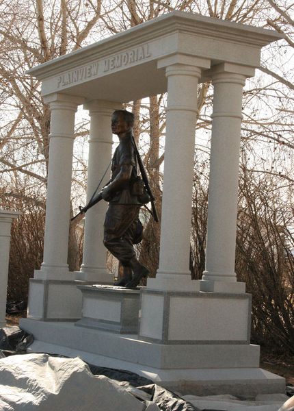 Statue Platform. Photo by Dawn Ballou, Pinedale Online.