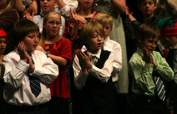 Dancers. Photo by Pam McCulloch, Pinedale Online.